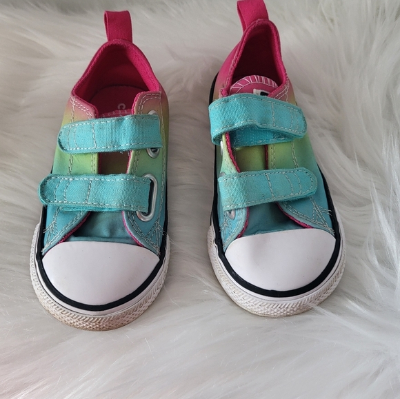 Converse Kids Sneakers with Velcro Straps, Size 7 - Picture 2 of 6